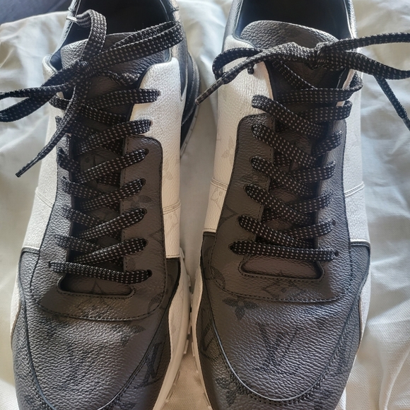 Louis Vuitton Men Size 11 - Picture 6 of 6